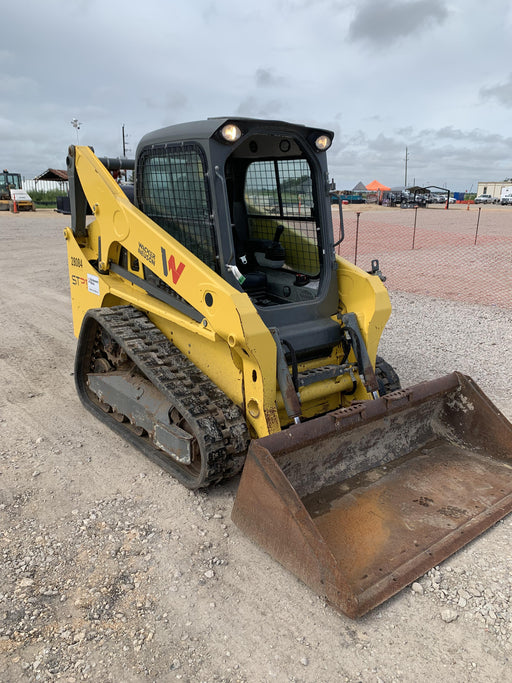 Wacker Neuson ST31 Enclosed Cab, 2 Speed, Bucket Leveling, Selectable EH Controls, Variable speed fan, Cyclonic precleaner w/75" tooth bucket, Pallet forks