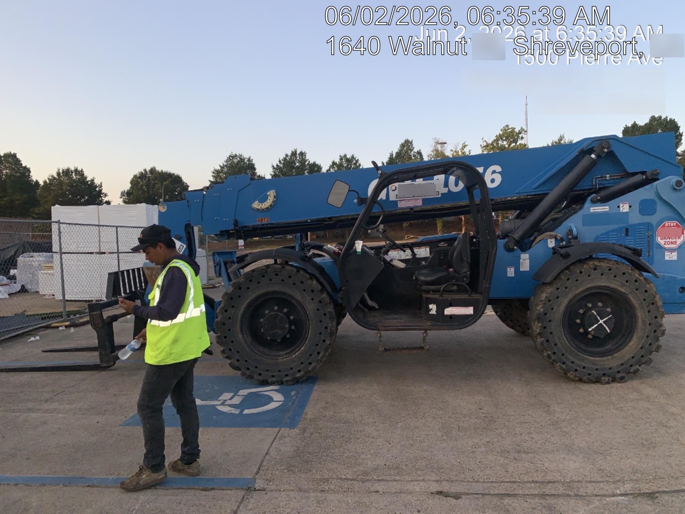 2017 GENIE GTH-1056
