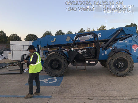 2017 GENIE GTH-1056
