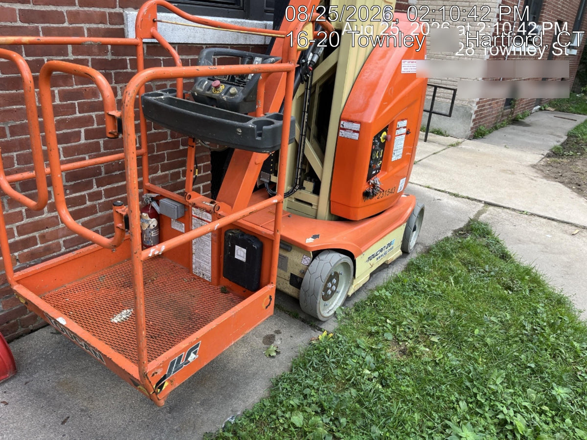 2022 JLG 26E