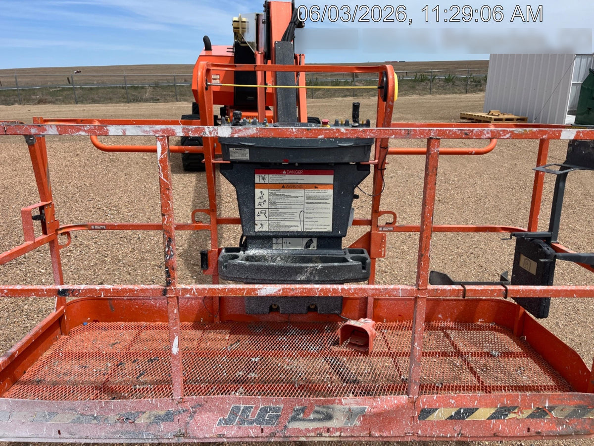 2023 JLG 800AJ