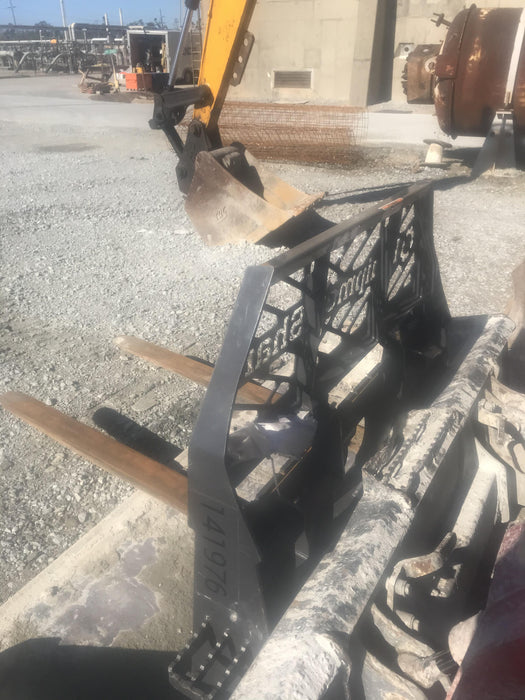 2021 PALADIN 48" Pallet Forks - Paladin