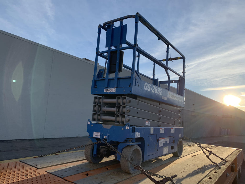 2020 Genie GS-2632 Solid NM Tires, Folding Rails with Half-Height Swing Gate, Beacon