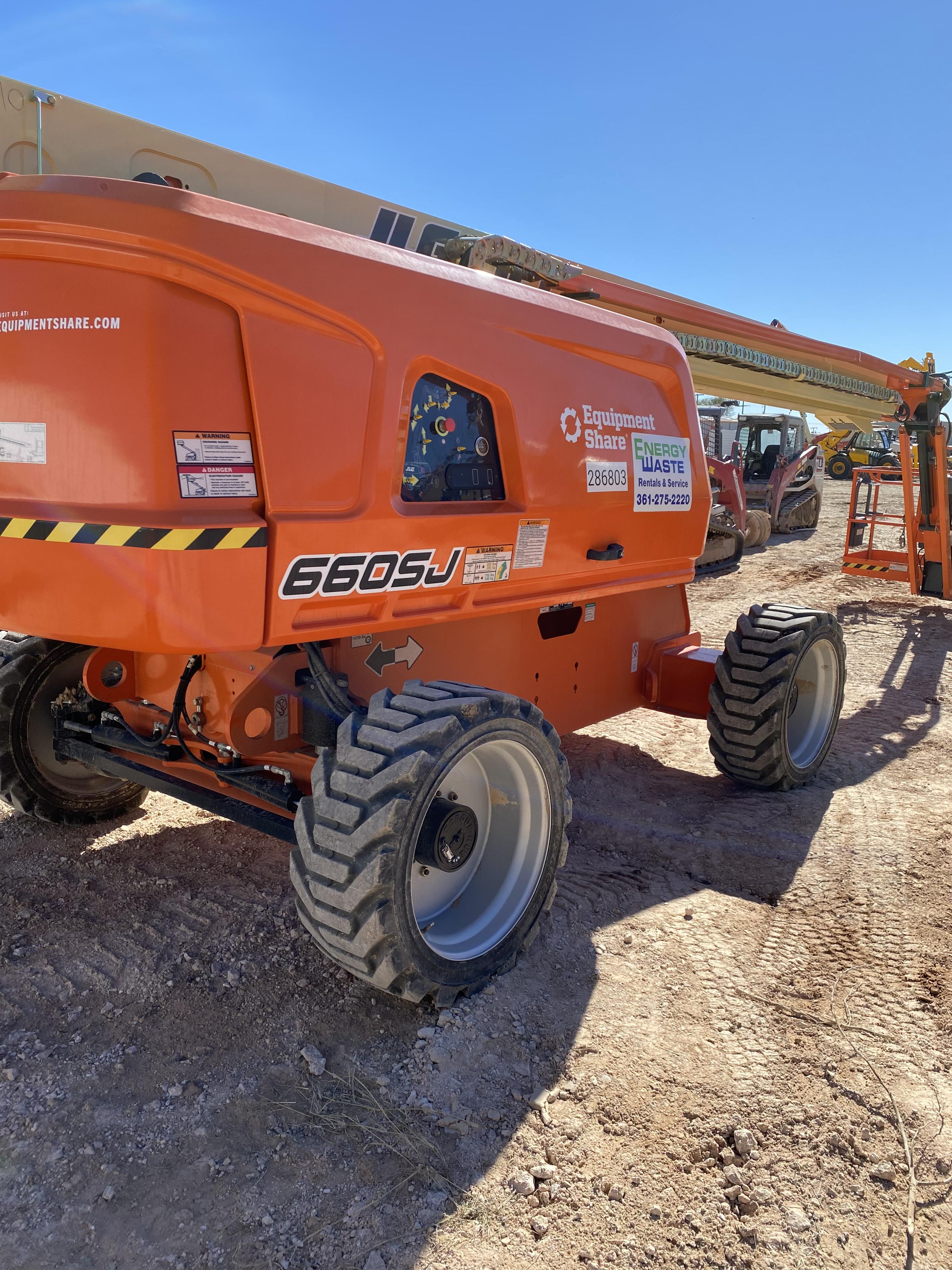 2022 JLG 660SJ
