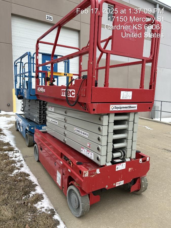 2016 Genie GS-4047 40' Electric Scissor Lift w/Outriggers