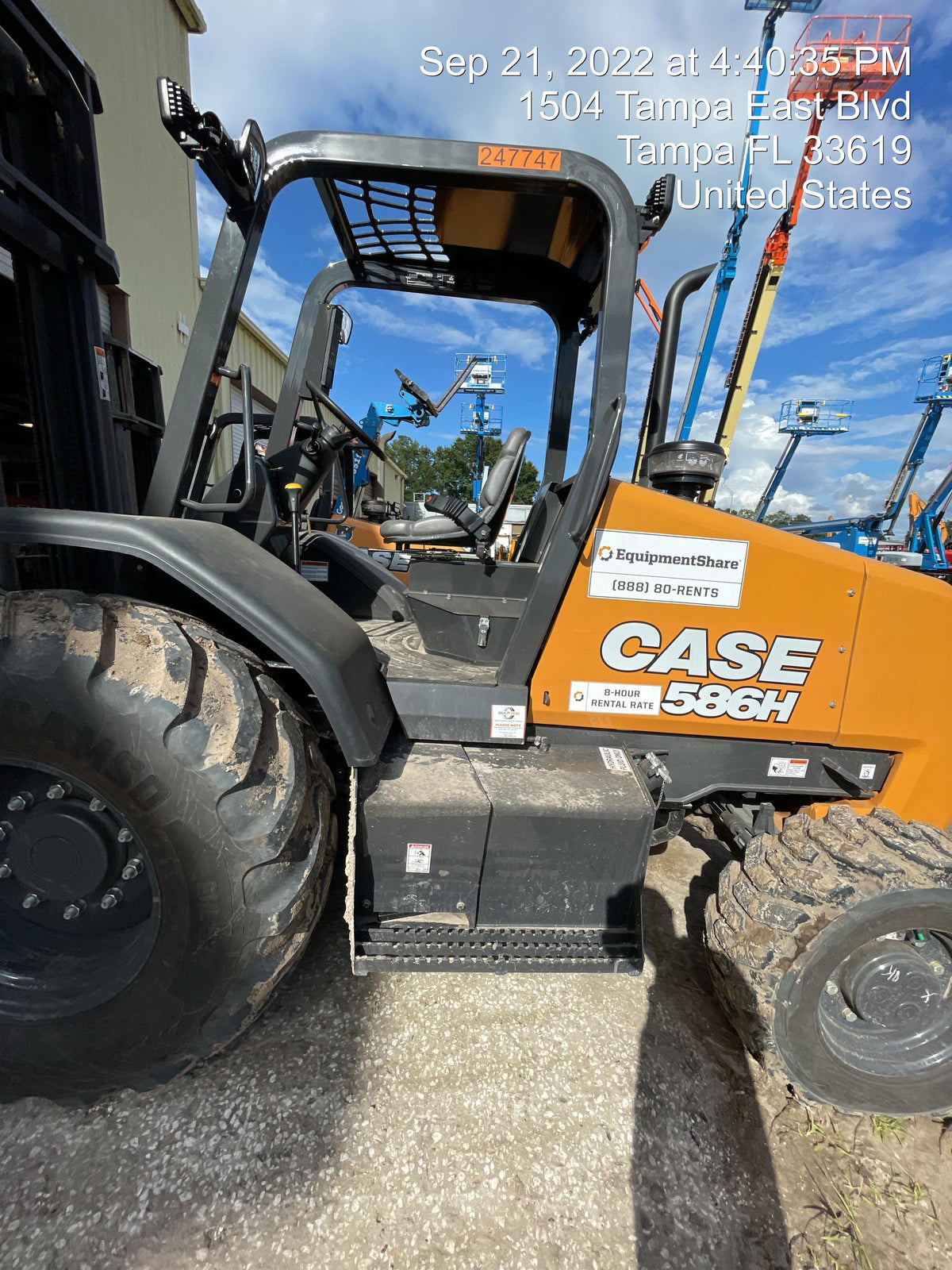 2022 CASE 586H