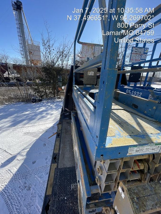 2019 Genie GS-1930 Fixed Rails with Chain Entry