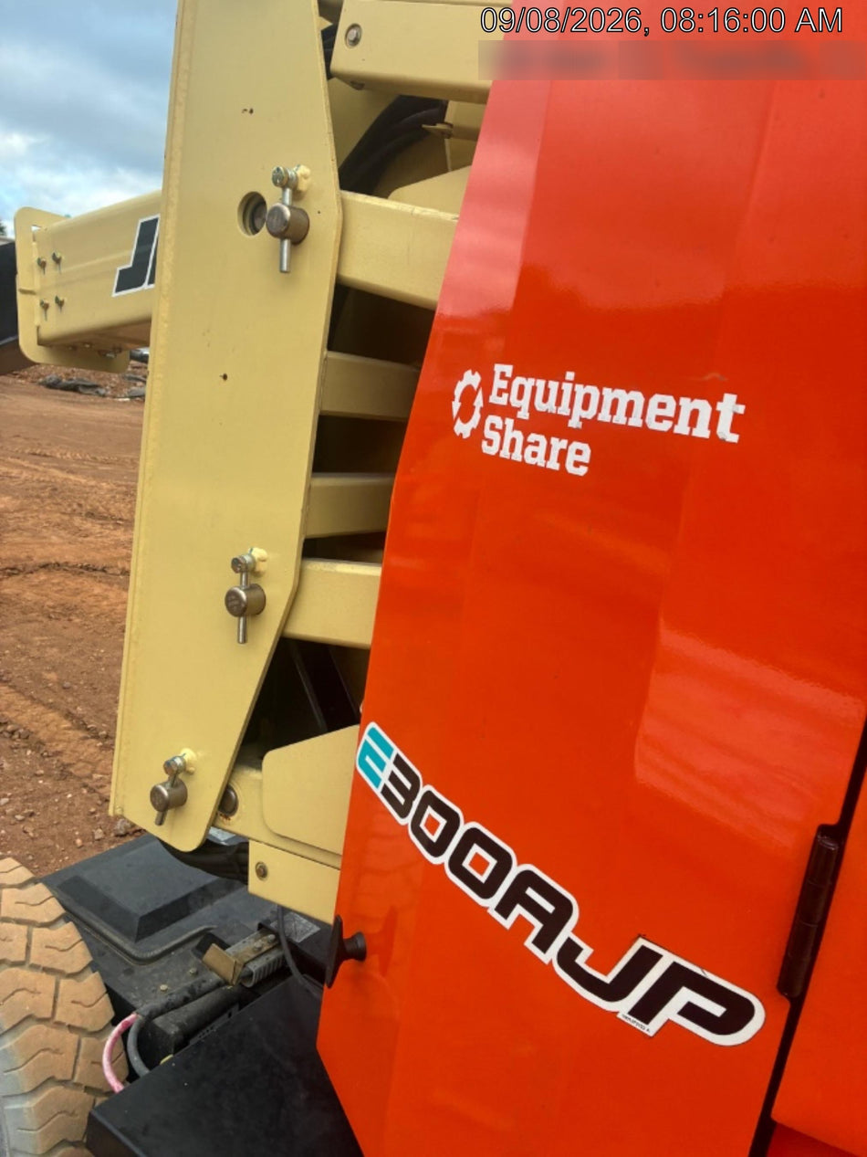 2021 JLG E300AJP