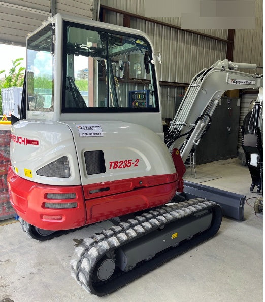 2024 TAKEUCHI TB235-2CR