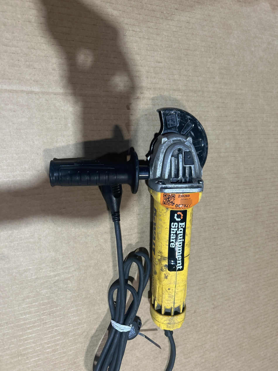 2022 DEWALT D28402N
