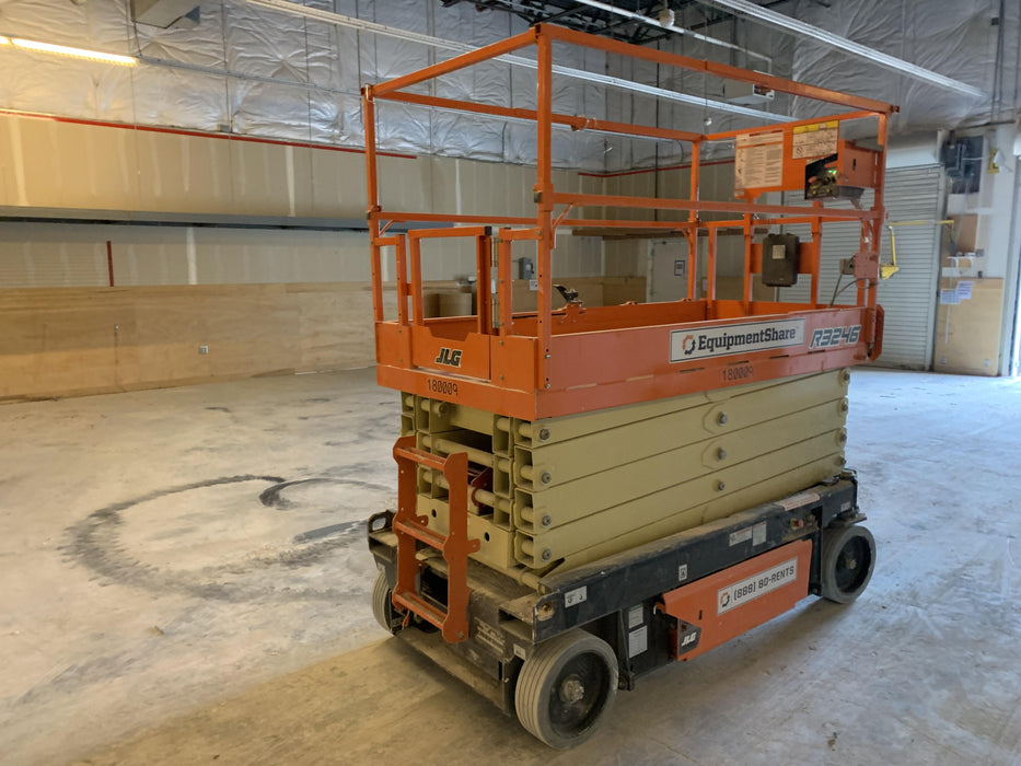 2021 JLG R3246