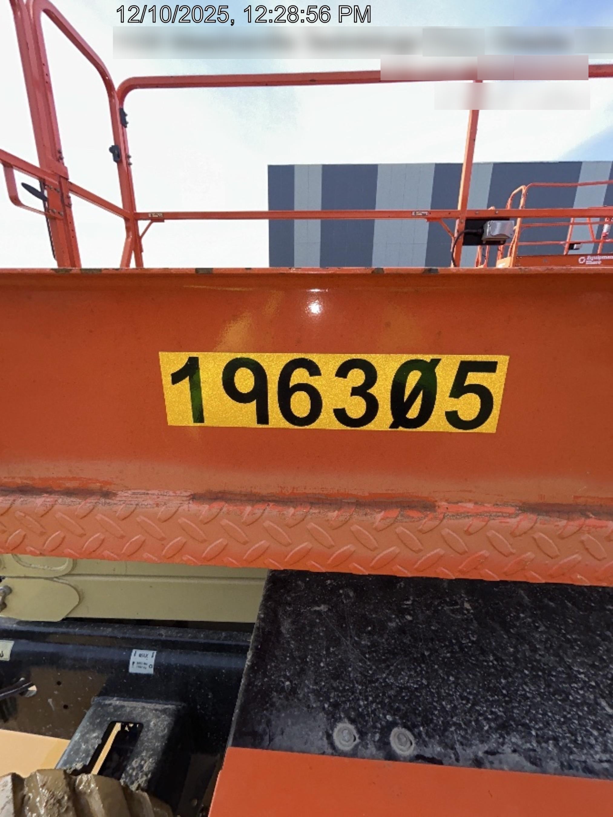2021 JLG RT4069