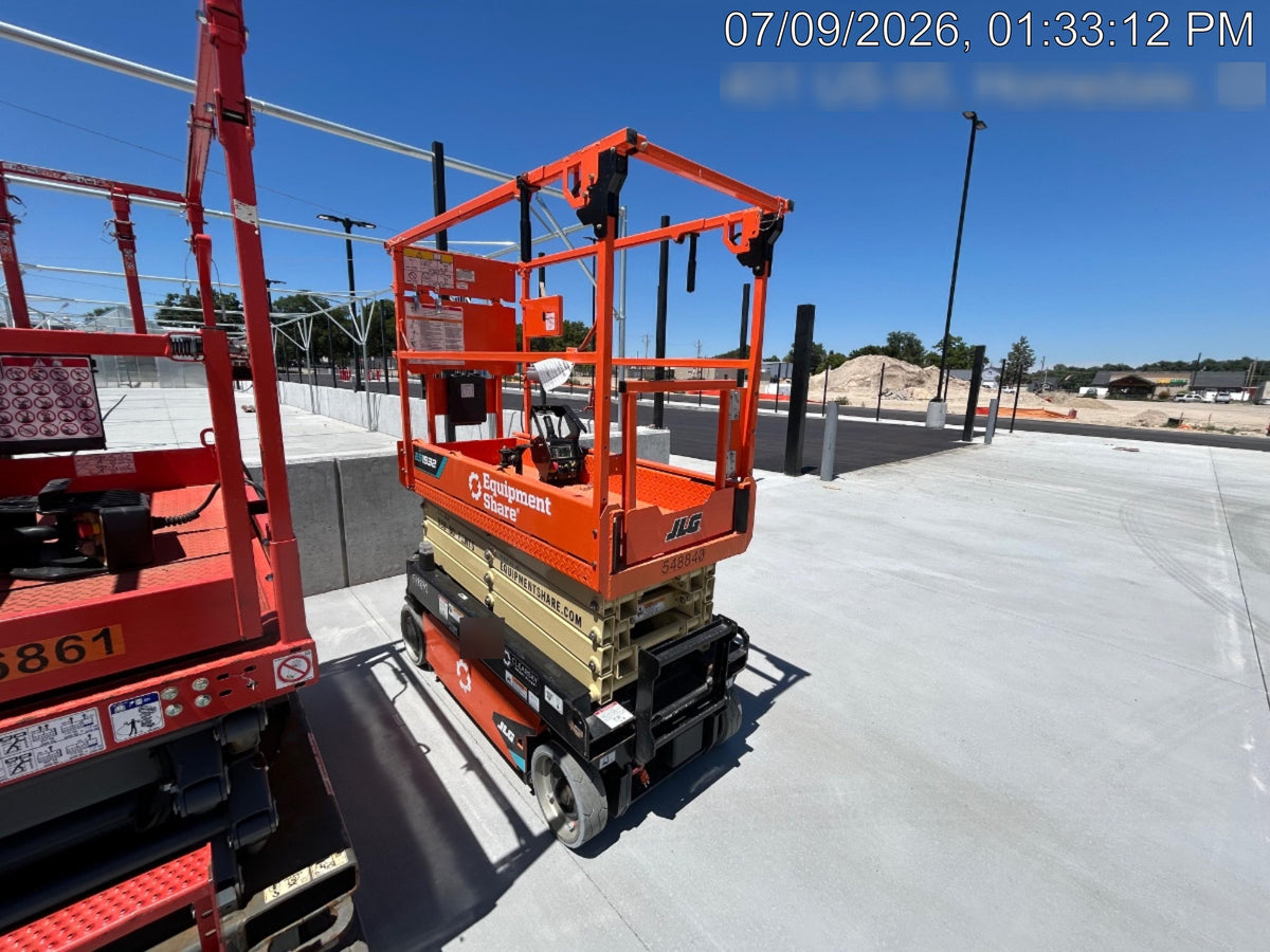 2025 JLG ES1932