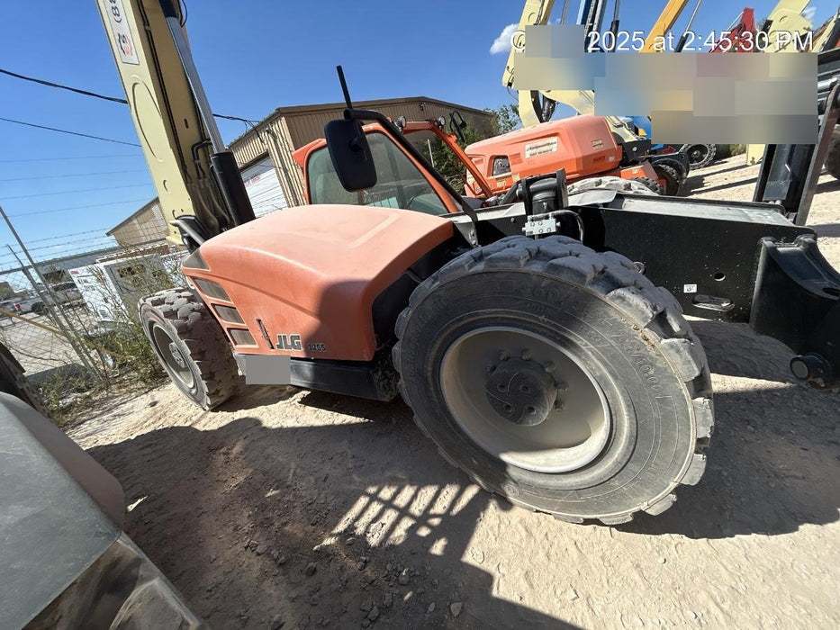 2019 JLG 1255 JLG 1255 T4F w/Open ROPS, Solid Tires, Work Lights/Beacon, 60" Carriage/Forks