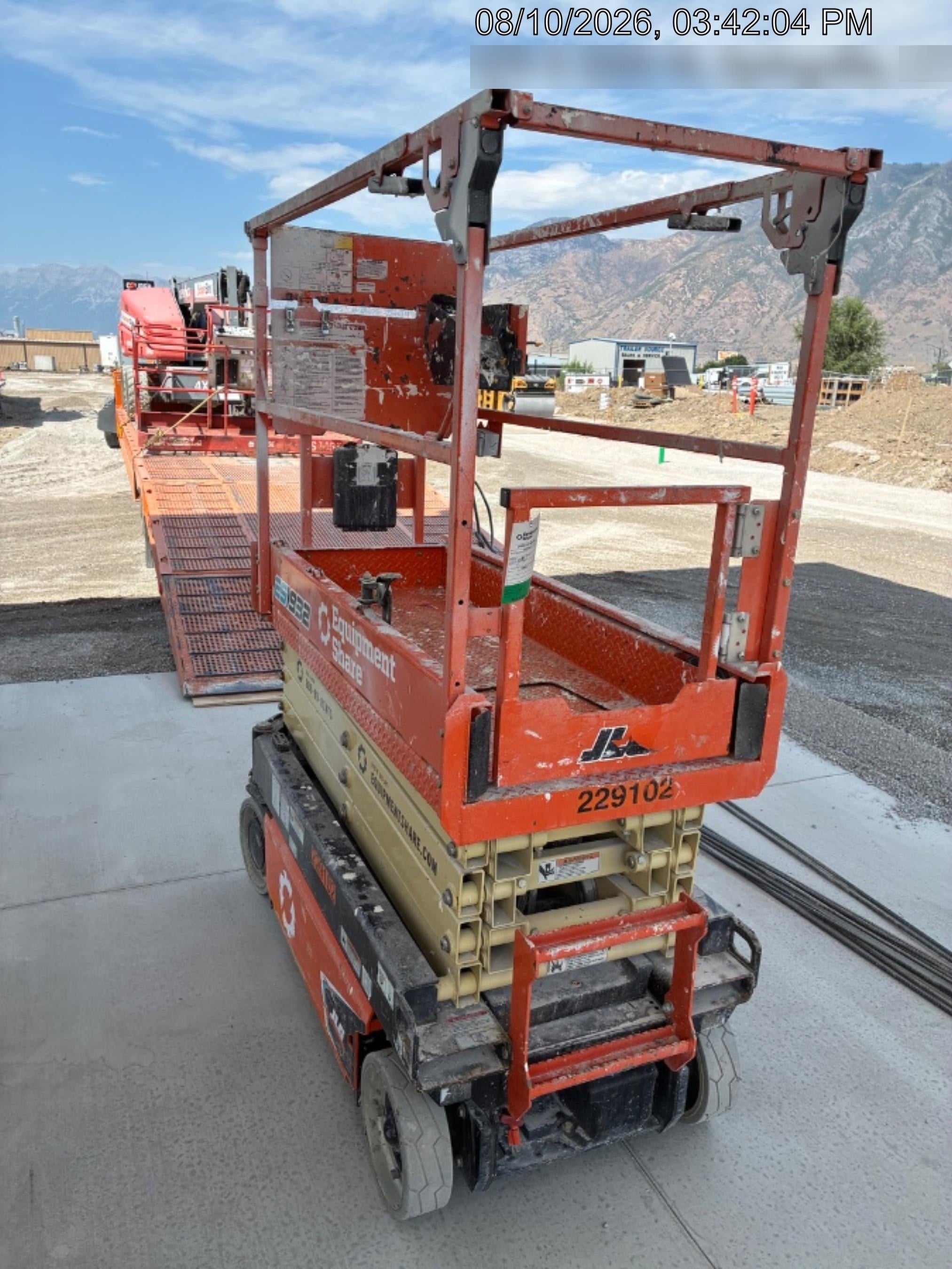 2022 JLG ES1932