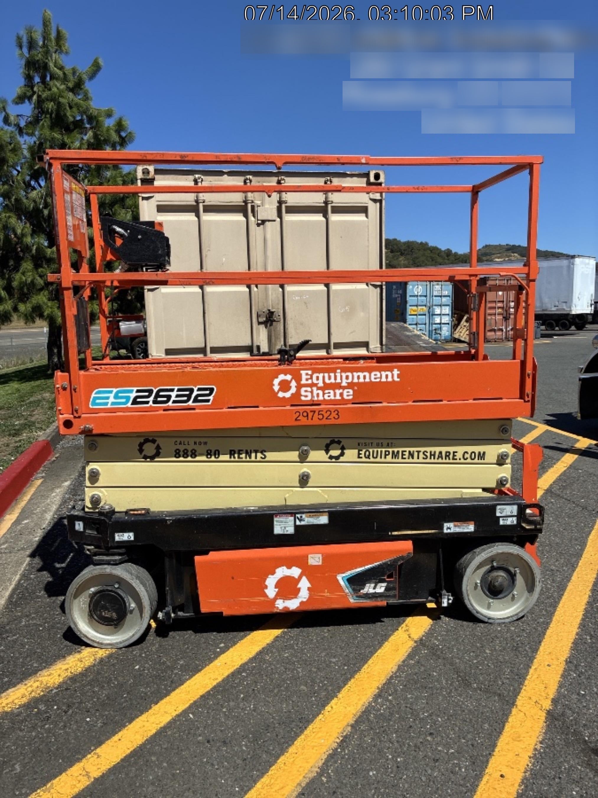 2023 JLG ES2632