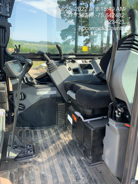 2022 Bobcat E50 Cab/Heat/Air, Rubber Tracks, Manual QC, Hydraulic Thumb