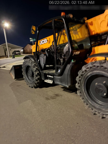 2025 JLG 1001100823