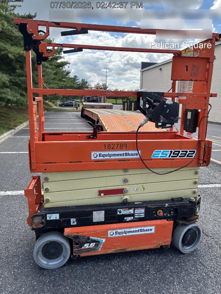 2021 JLG ES1932
