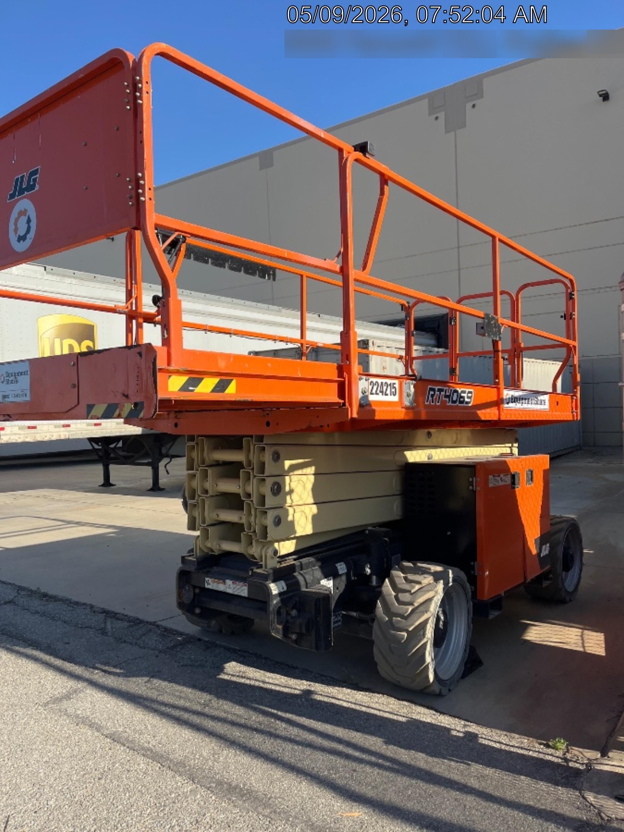 2022 JLG RT4069