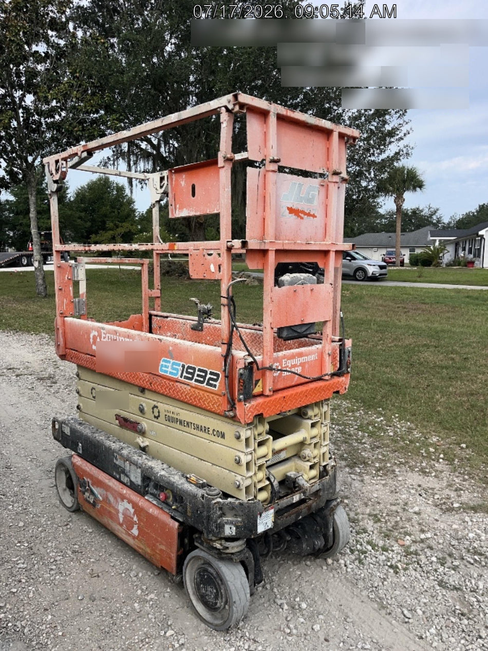 2022 JLG ES1932