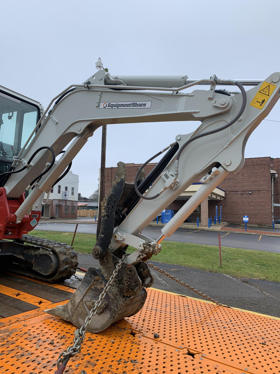 2021 TAKEUCHI TB235-2CR