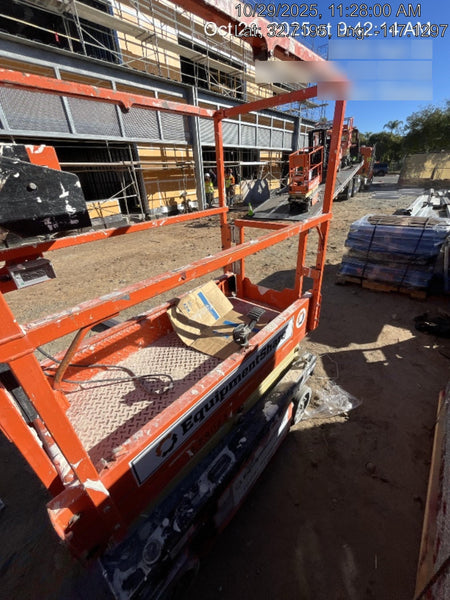 2021 JLG ES1330L