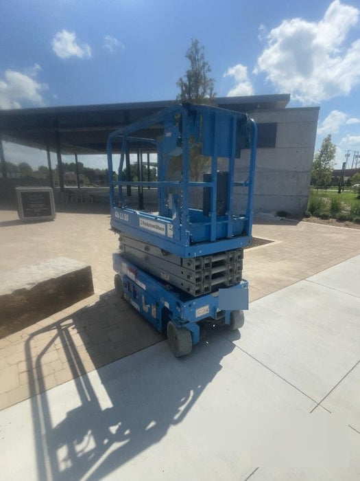 2019 Genie GS-1930 Fixed rails with chain Entry