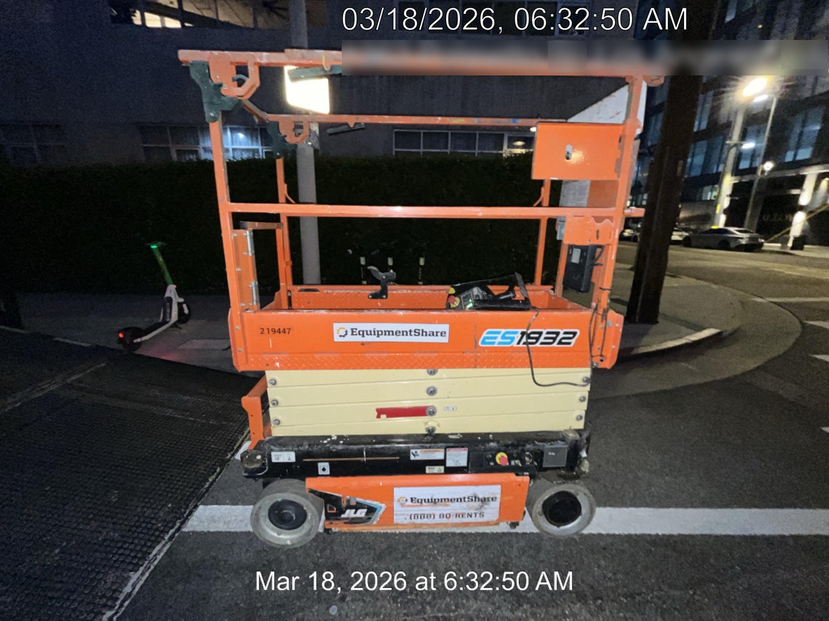 2022 JLG ES1932