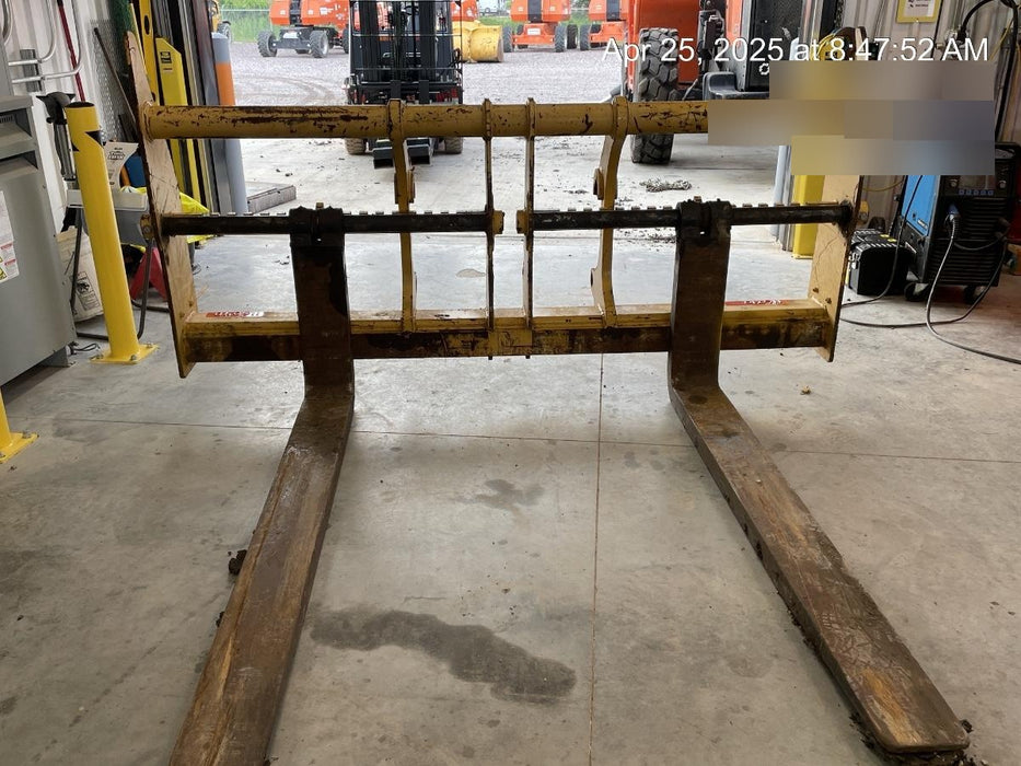 2020 JOHN DEERE 96" Loader Fork Carriage - John Deere