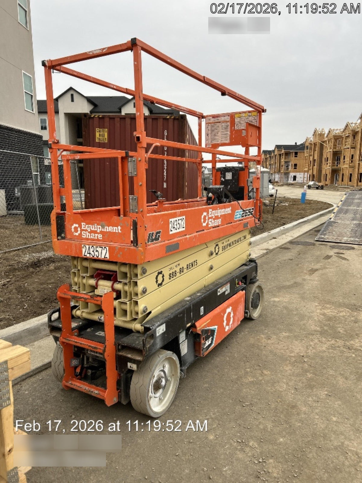 2022 JLG ES2632