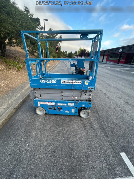 2020 Genie GS-1930 Solid Non Marking Tires, Beacon, Folding rails with half height swing gate, 800W Inverter