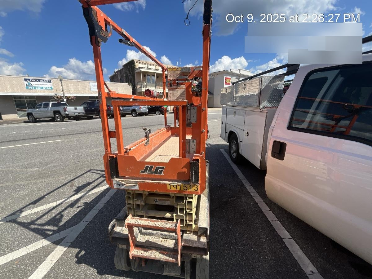 2021 JLG ES1932