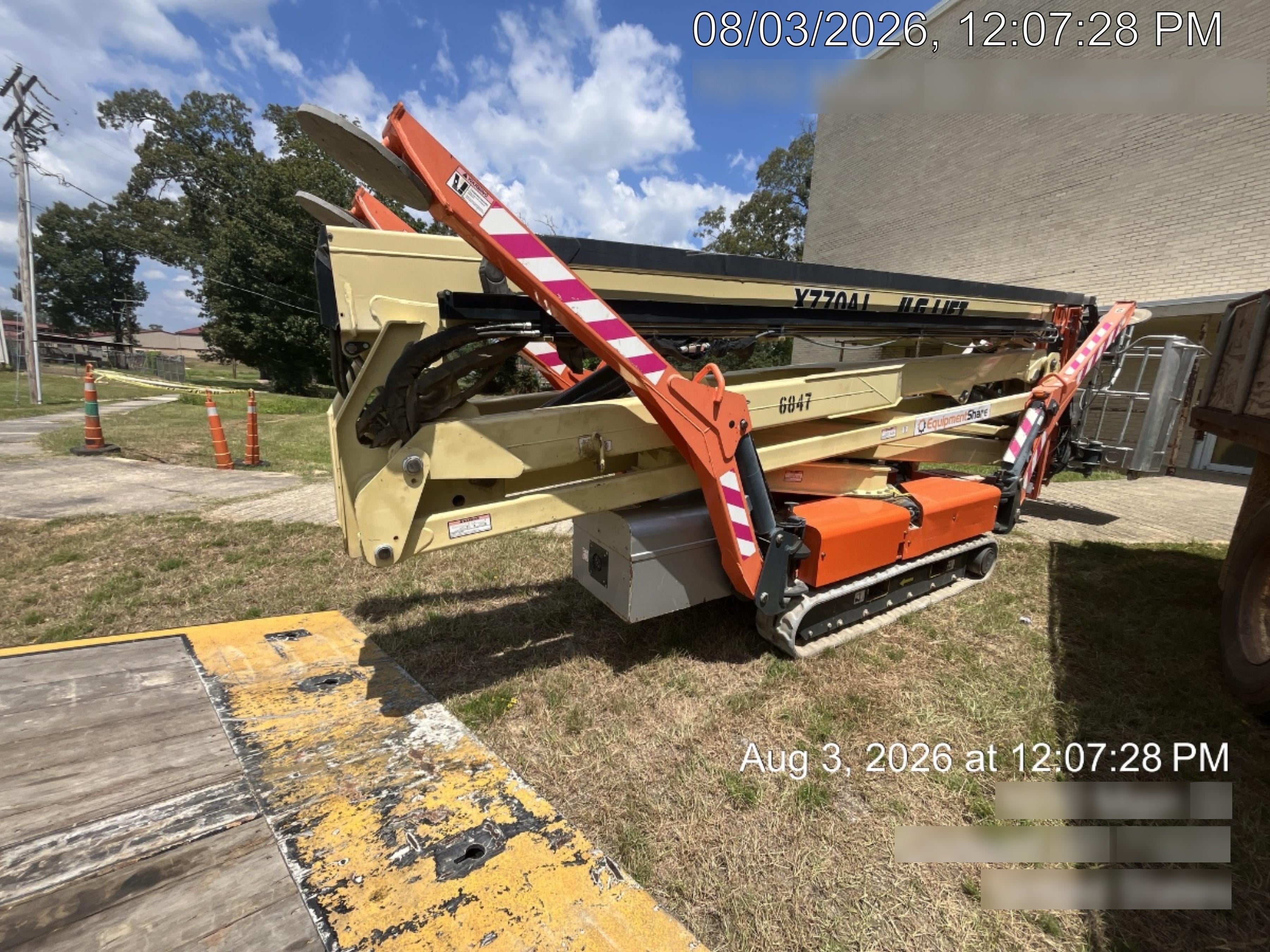 2017 JLG X770AJ