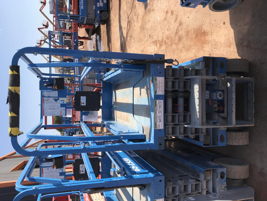 2019 Genie GS-1930 Fixed rails with chain Entry