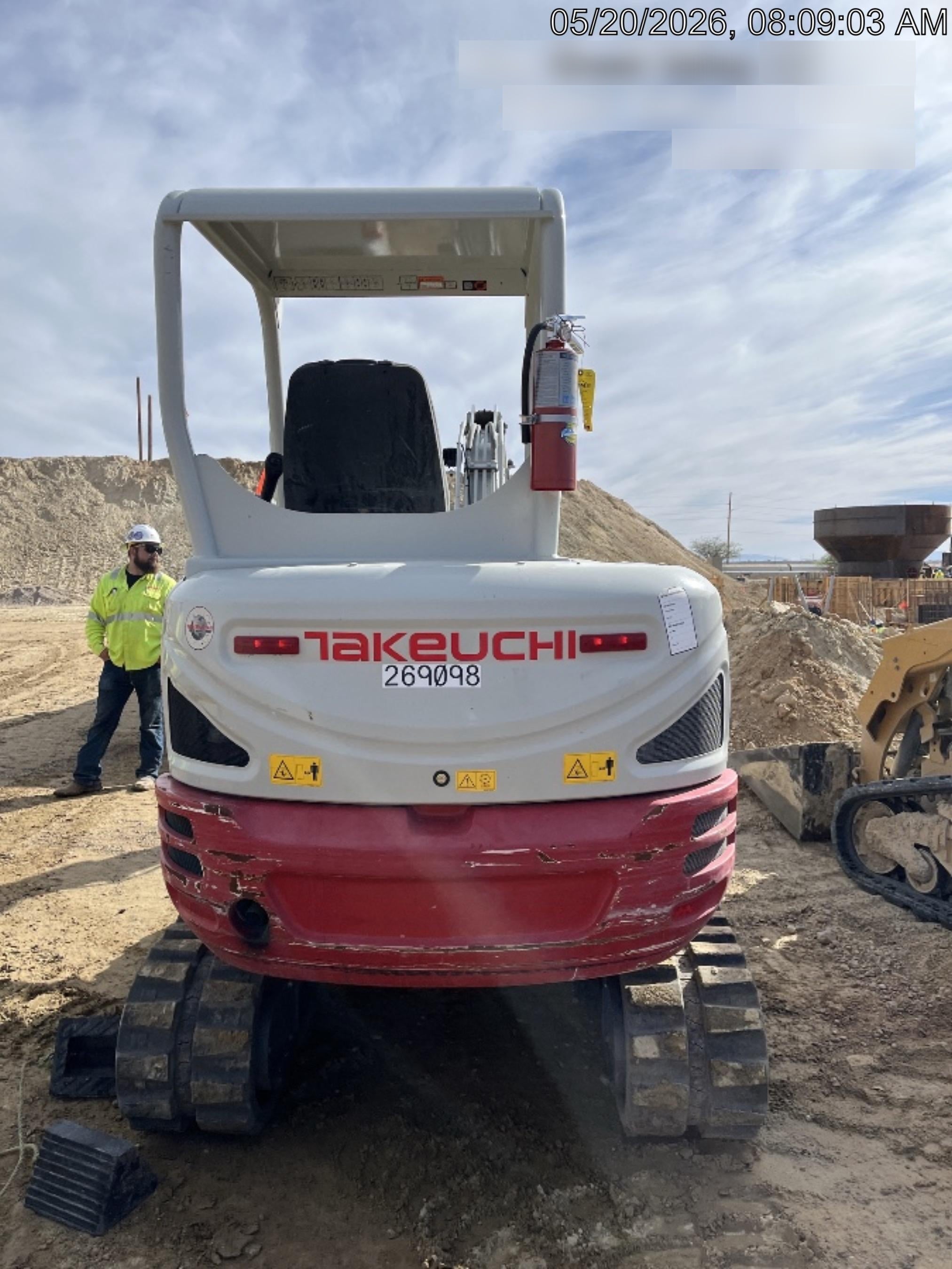 2022 TAKEUCHI TB235-2R