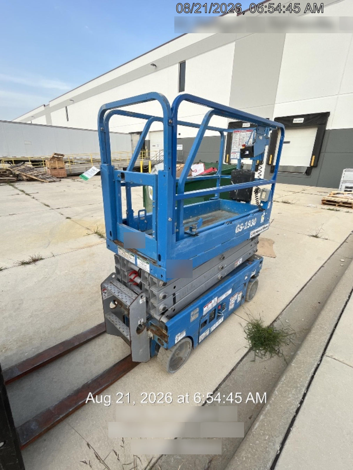 2020 Genie GS-1930 Solid Non Marking Tires, Beacon, Folding rails with half height swing gate