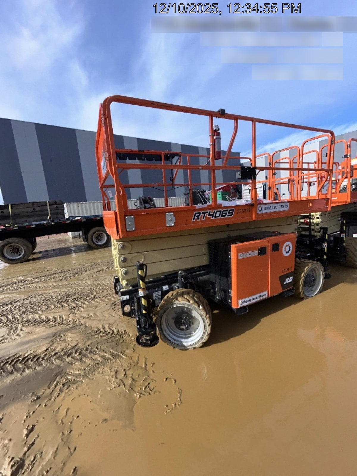 2022 JLG RT4069