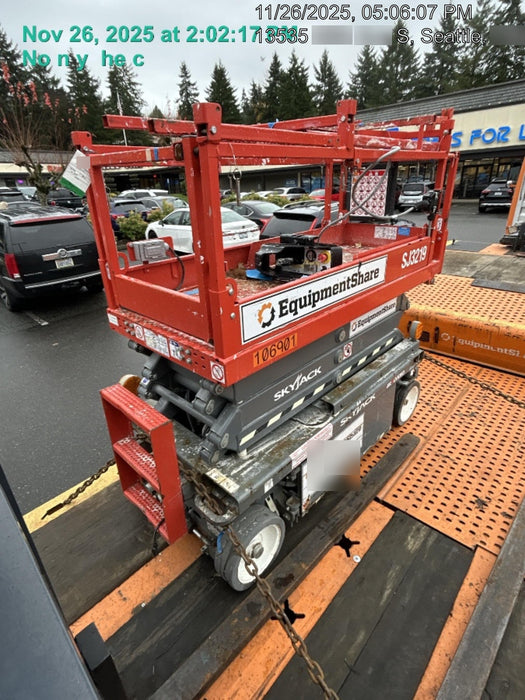 2020 Skyjack SJIII-3219 Solid NM Tires, Half height spring hinged entry gate, Dual Beacons, 800W Inverter