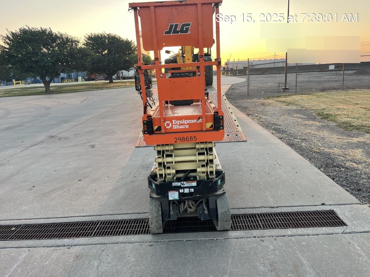 2023 JLG ES2632
