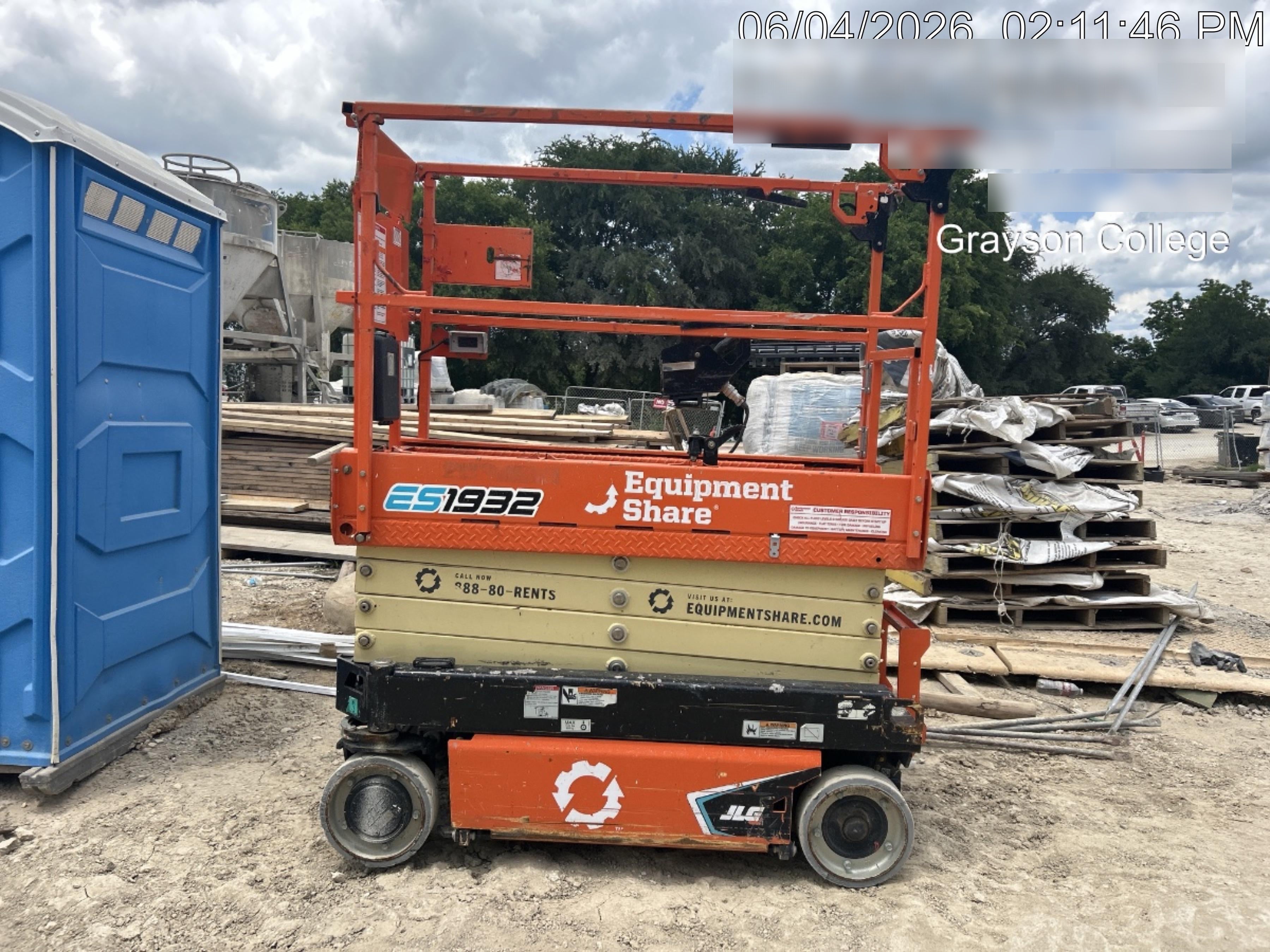 2022 JLG ES1932