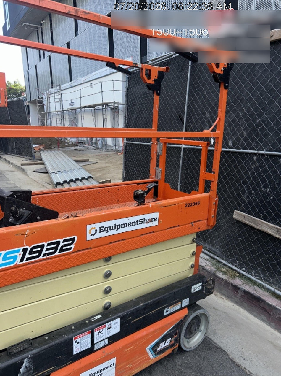 2022 JLG ES1932