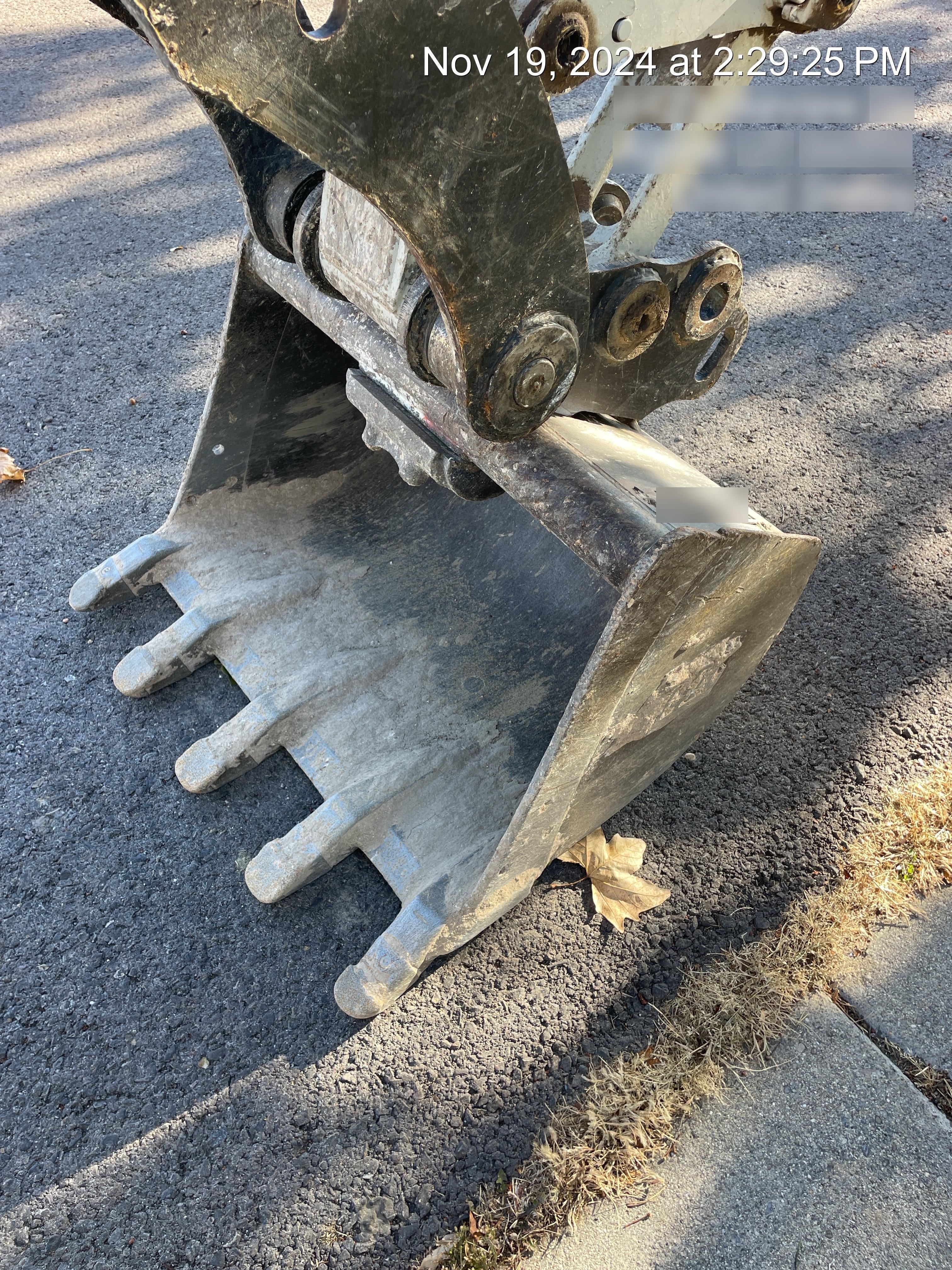 2020 TAG MANUFACTURING 30" Bucket - Tag