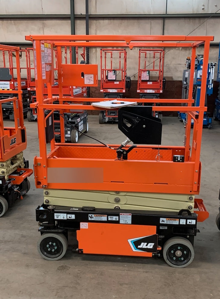 2021 JLG ES1330L