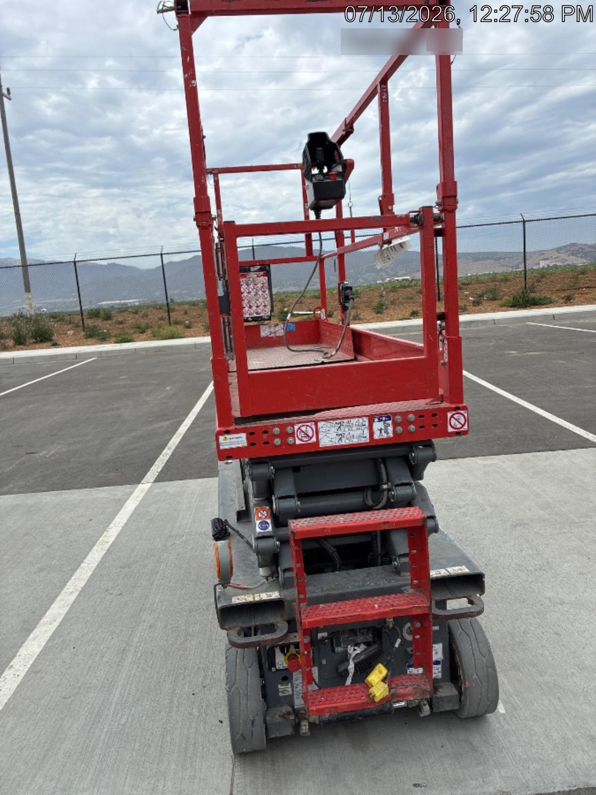 2020 Skyjack SJIII-3219 Solid NM Tires, Half height spring hinged entry gate, Dual Beacons, 800W Inverter
