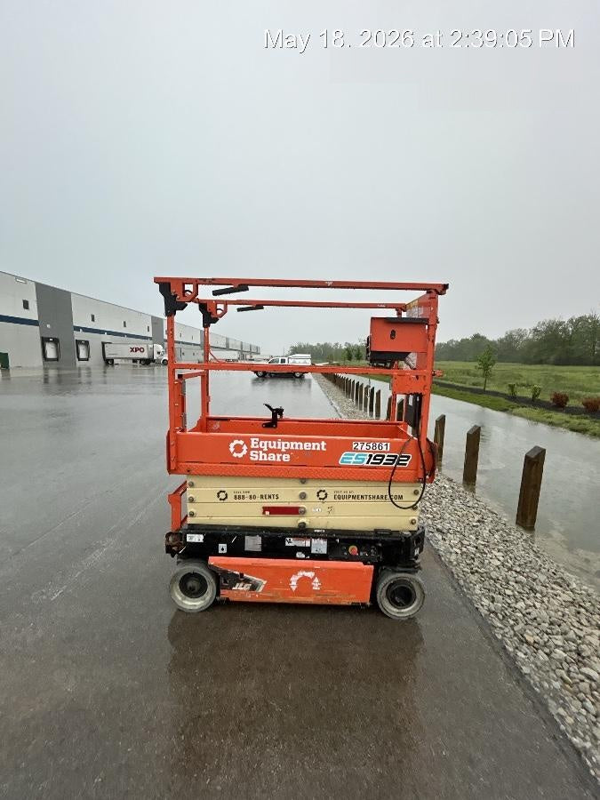 2022 JLG ES1932