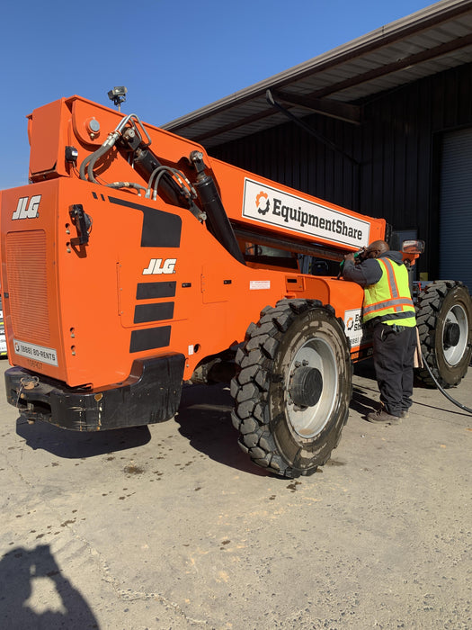 2020 Skytrak 8042 Cab/Heat/Air, Solid Tires, Work Lights, Beacon, Aux Hydraulics, Back up Alarm, Lifting Eye, ES Decals