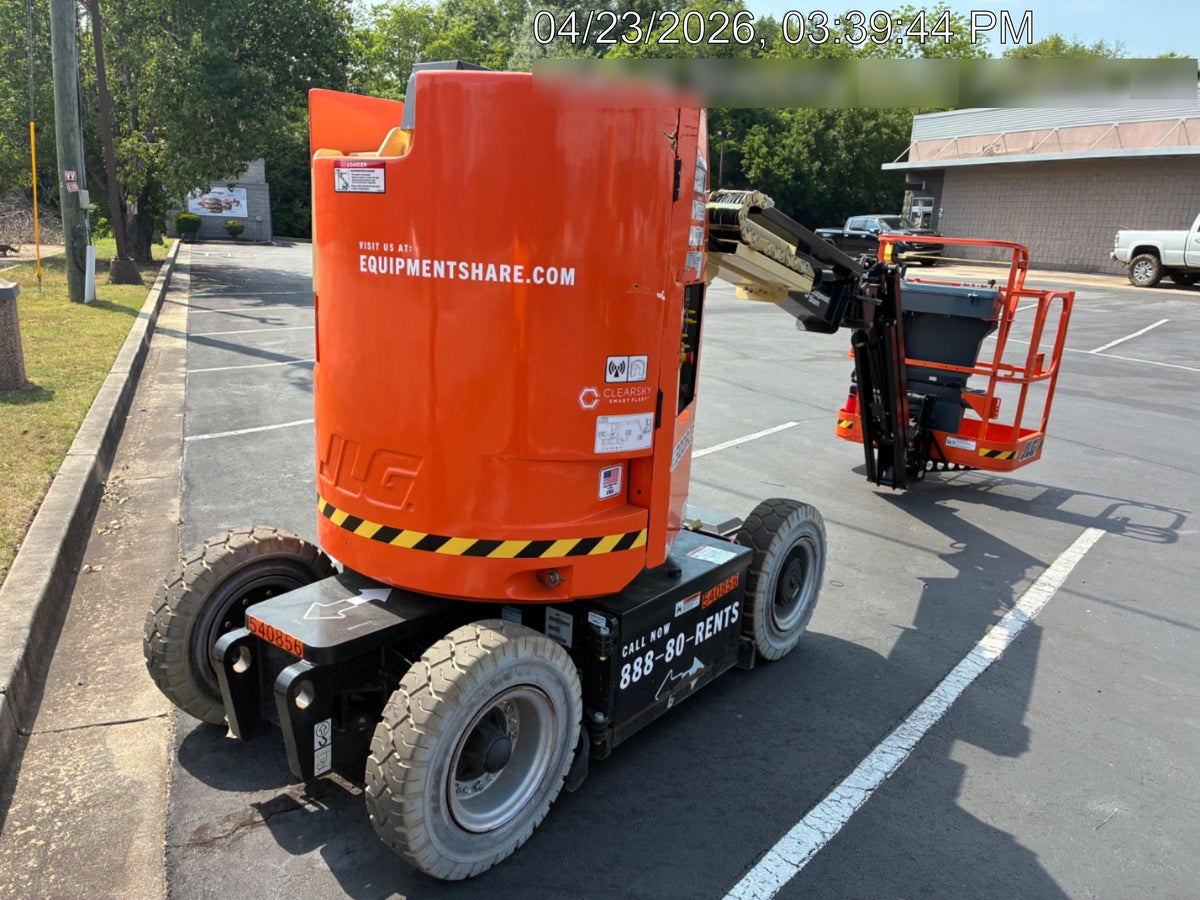 2025 JLG E300AJP