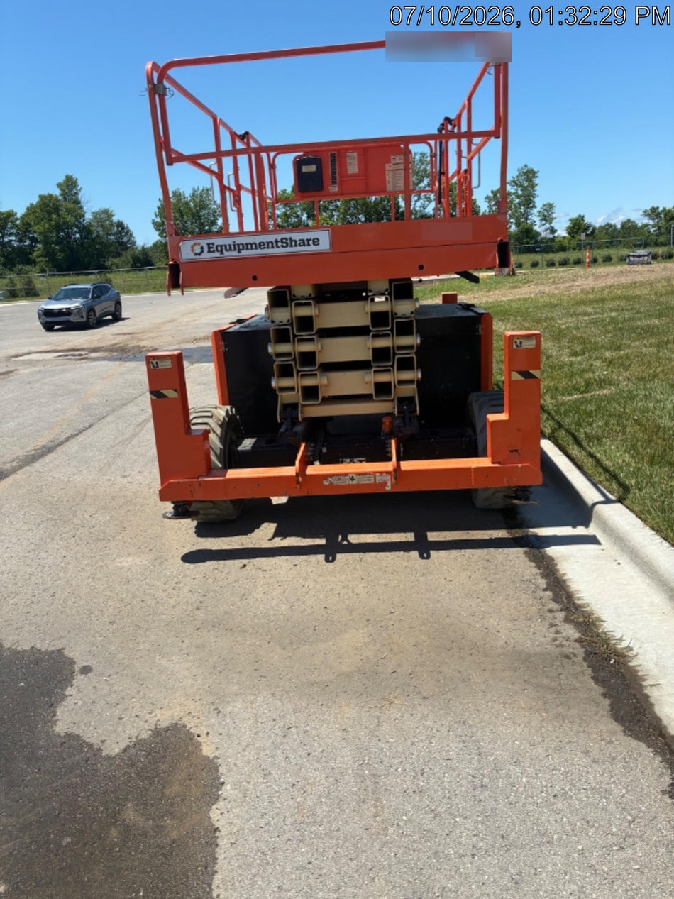 2019 JLG 430LRT