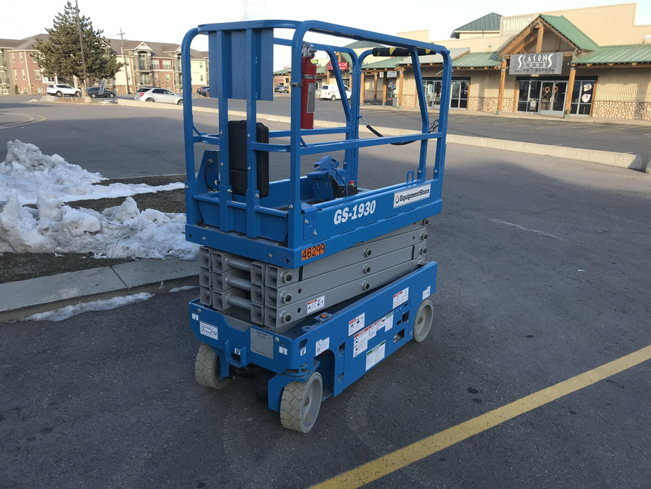 2019 Genie GS-1930 Fixed rails with chain Entry